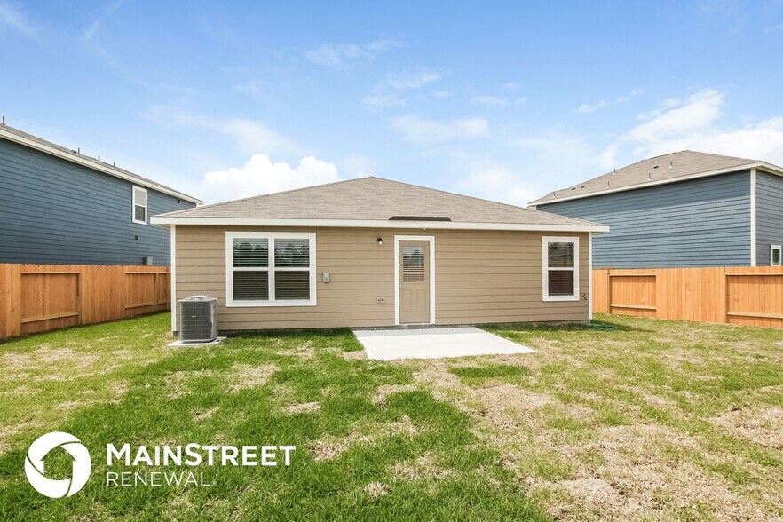 Building Photo - 25213 Dickens Dr