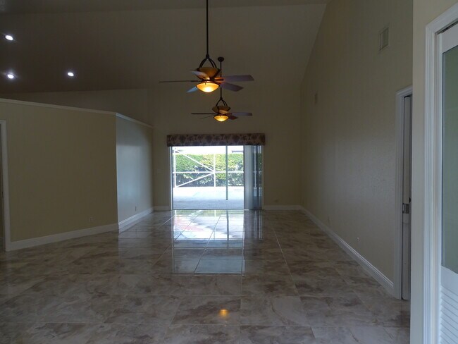 Formal LR w/Pool & Lake View - 6325 Winding Lake Dr