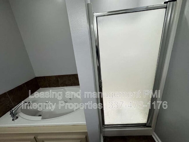 Building Photo - 201 Pavilion St