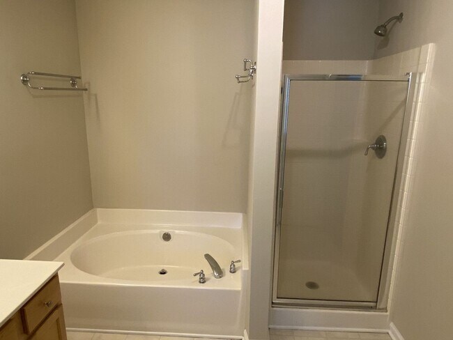 Building Photo - 2 story, 3 Bedroom Corner Lot Home in Corn...
