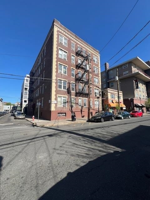 Building Photo - 104 Westover Pl