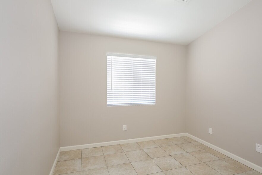 Building Photo - 913 Baritone Way