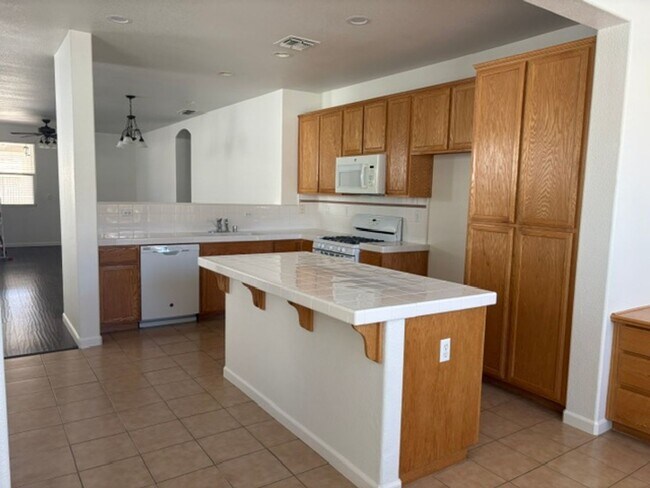 Building Photo - 3 bed 2 Bath 12 Bridges Home Lincoln, CA