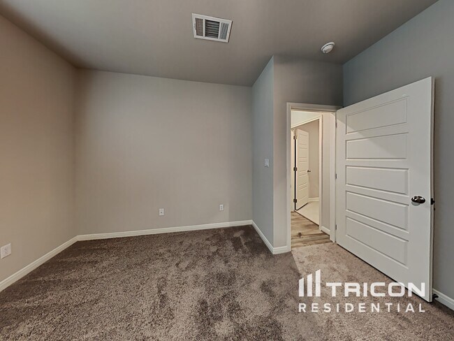 Building Photo - 5520 Shasta Pl