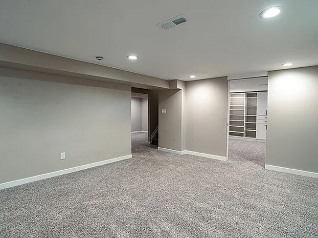Building Photo - Remodeled 3 bedroom, 3 bath home with additional non-conforming bedroom in basement