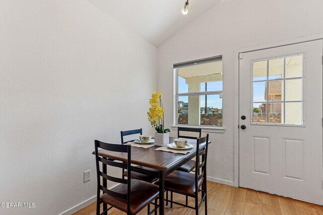 Building Photo - 3936 Tierra Arena Dr