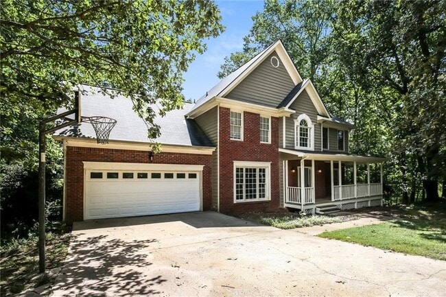 Building Photo - 2550 Highland Pointe Dr