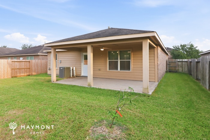 Building Photo - 2107 Golden Topaz Dr