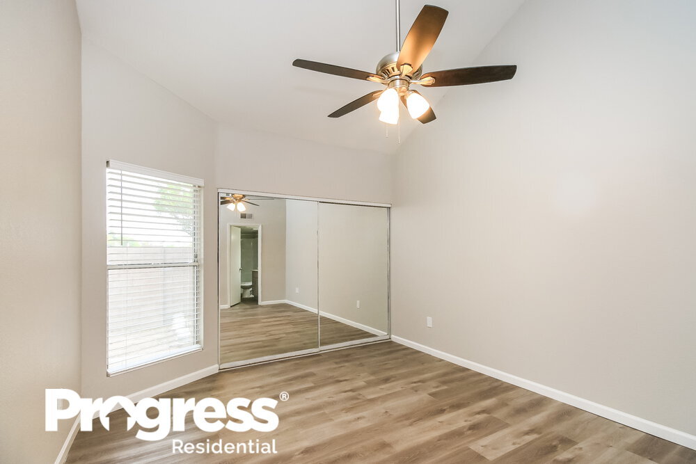 Building Photo - 1915 S 39th St