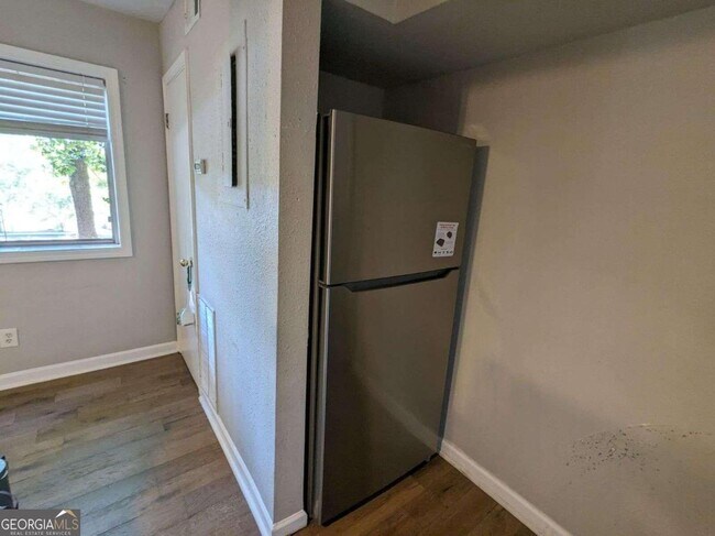 Building Photo - 1418 Foxhall Ln SE