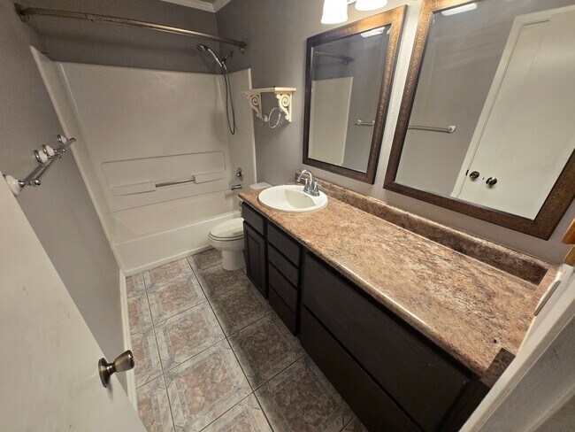 Building Photo - 8007 Sunshine Trail Dr