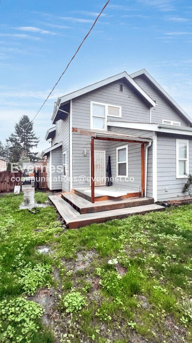 Building Photo - 6147 NE 9th Ave