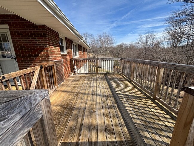 Building Photo - 449 Missimer Ln