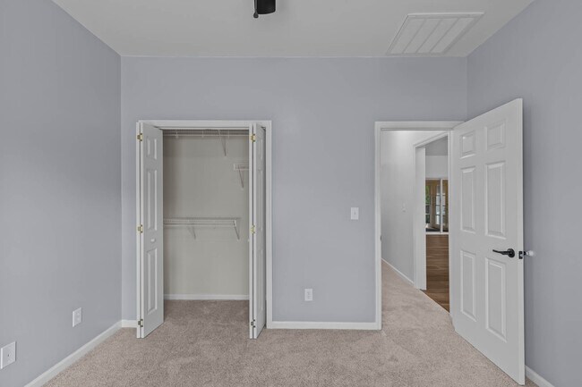 Building Photo - 1122 Mill Run Rd