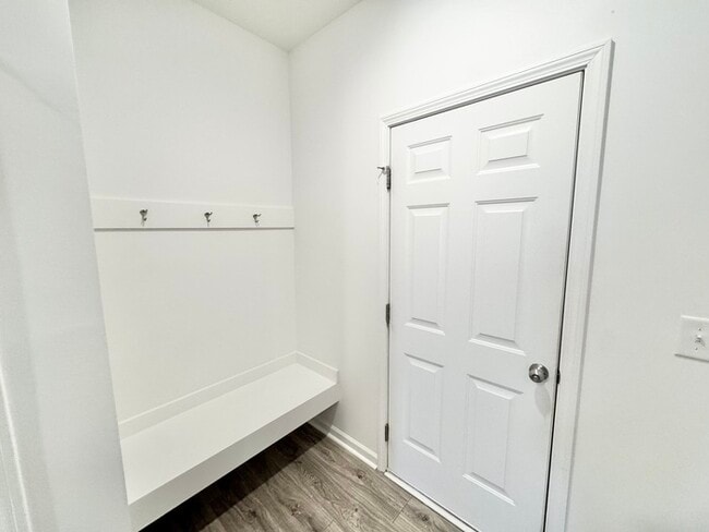 Building Photo - 3 br paired home with 2nd floor loft 2 car garage near I-40 and I-77