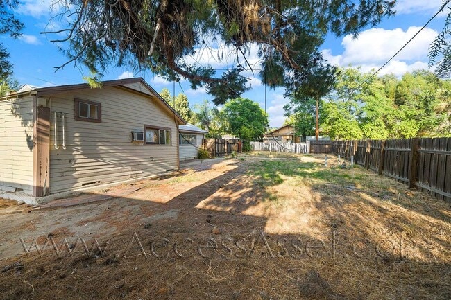 Building Photo - Charming Home in Historic Downtown Lake Elsinore!