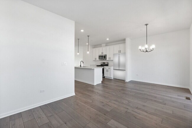 Building Photo - 1548 Slade Wy