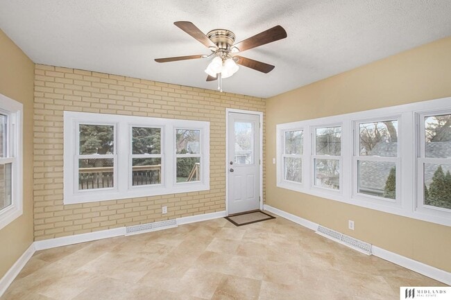 Building Photo - 5820 Walnut St