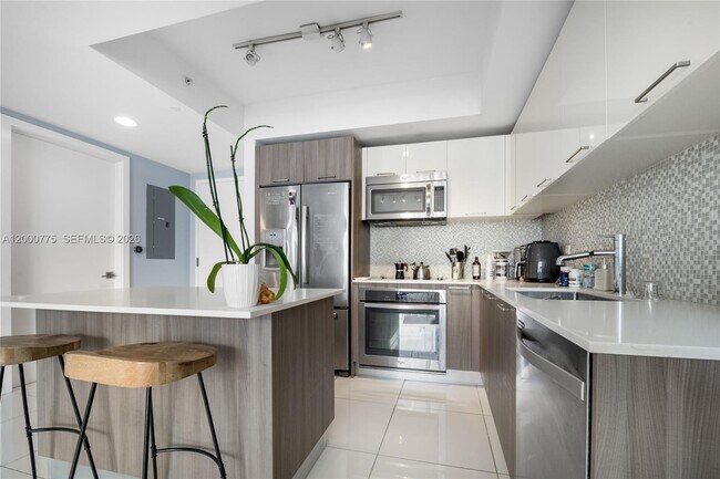 Building Photo - 5252 NW 85th Ave