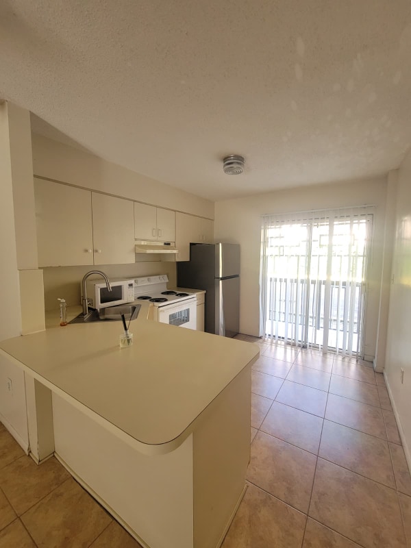 Building Photo - 5320 W 21st Ct