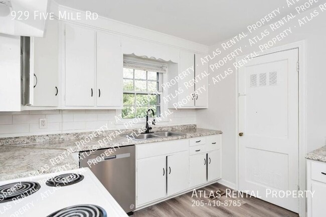 Building Photo - 929 5 Mile Rd
