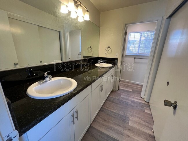 Building Photo - 3060 Ironwood Ct