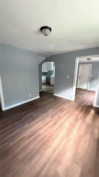 Building Photo - 1021 California Dr