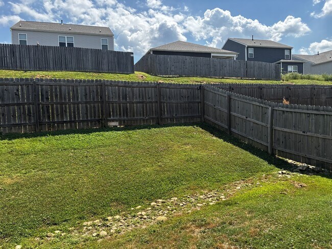 Building Photo - 2732 Minuteman Ln