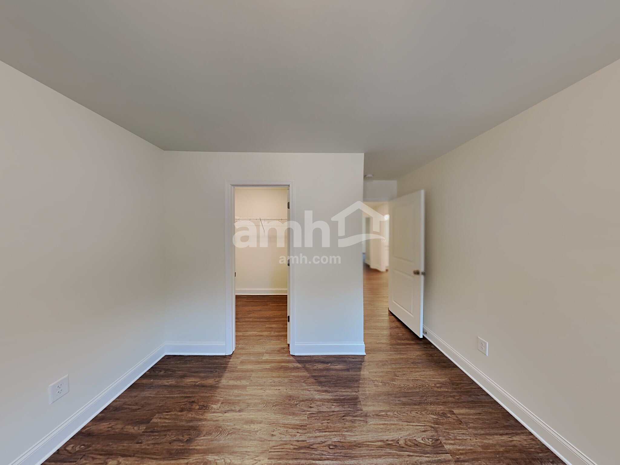 Building Photo - 5070 Hudson Vly Dr