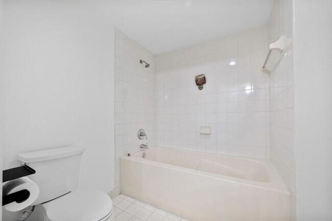 Building Photo - 7270 SW 88th St