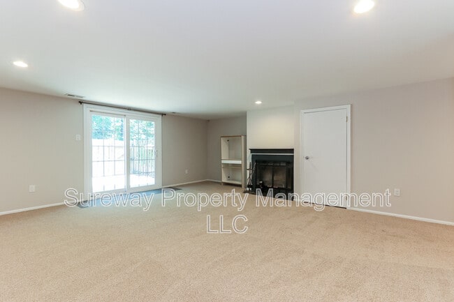 Building Photo - 166 Camber Ln