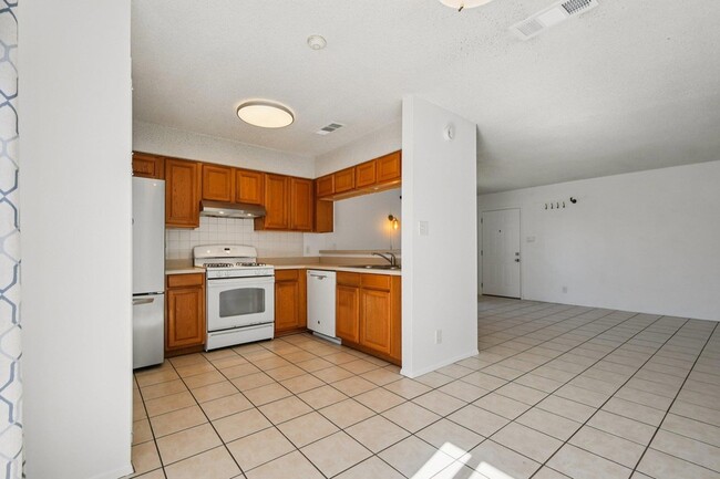 Building Photo - 9413 Quail Meadow Dr