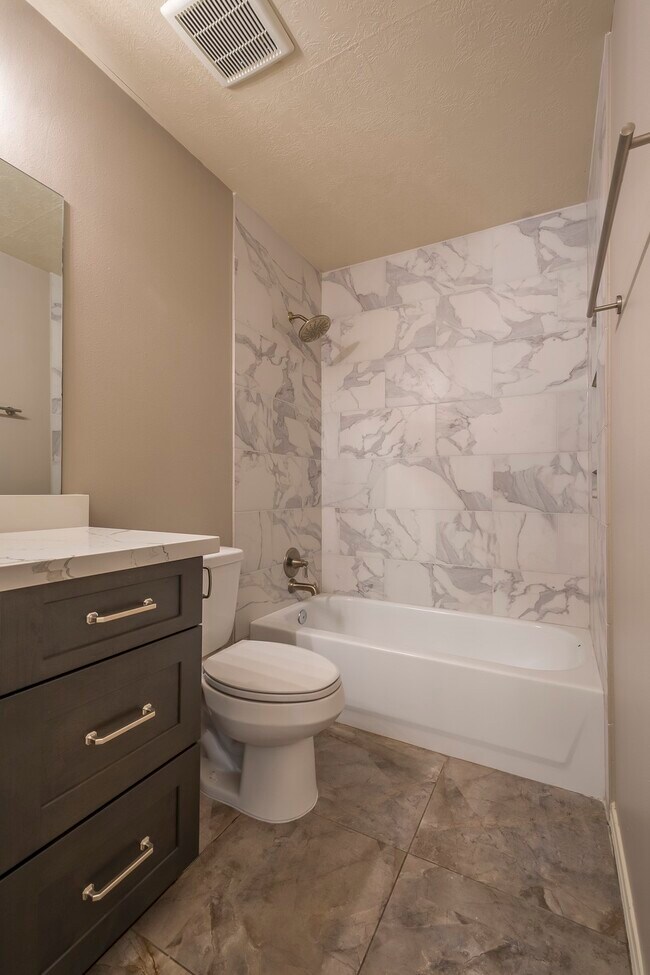 Building Photo - 21902 Silverfield Park Ln