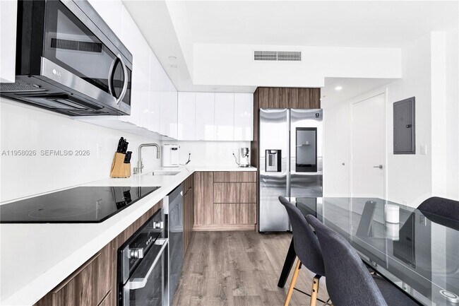 Building Photo - 92 SW 3rd St