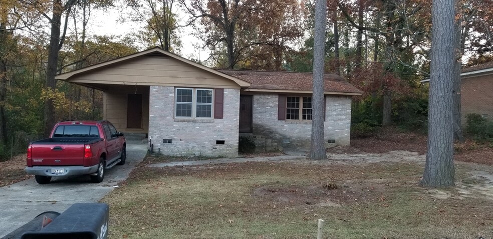 Building Photo - 2220 Rolling Hills Rd