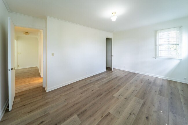 Building Photo - Gorgeous Hillsdale Home w/3 Decks, Picturesque Yard, Sauna, Garage & AC! Pets Welcome!