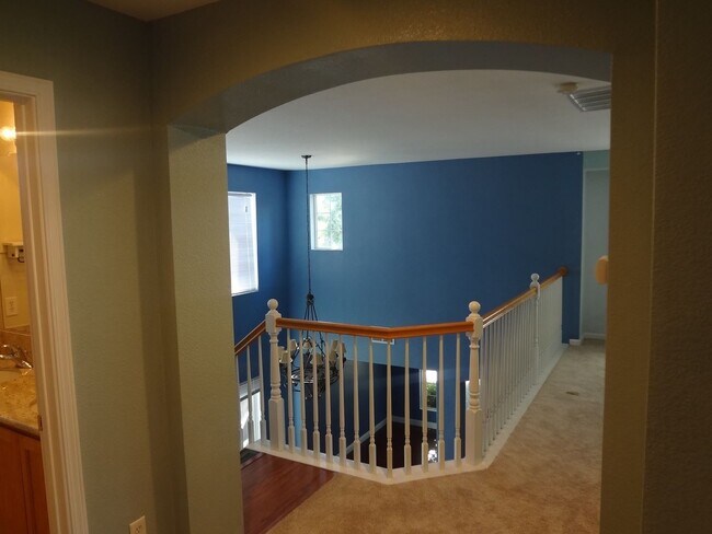 Building Photo - 4 br, 3.5 bath House - 2053 North Bend Drive