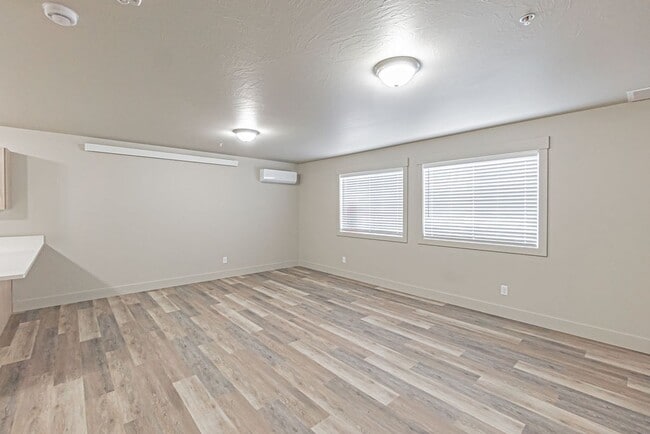 Building Photo - 6227 N Silver Fox Rd