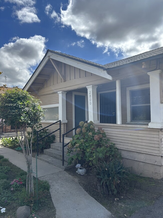 Building Photo - 2800 Ross Ave