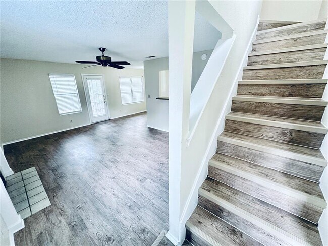 Building Photo - 379 Fantail Loop