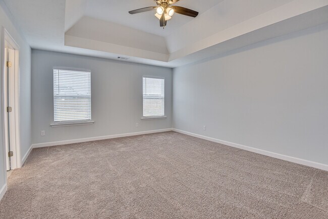 Building Photo - 926 Holbrook Dr