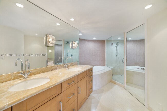 Building Photo - 2100 S Ocean Dr
