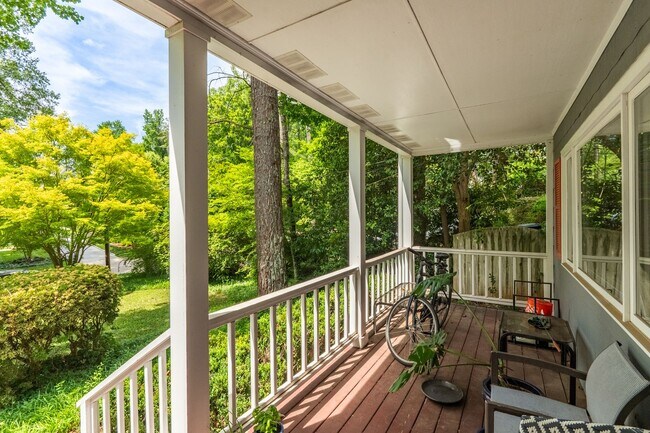 Building Photo - Charming Bungalow in Sunset Hills Neighborhood