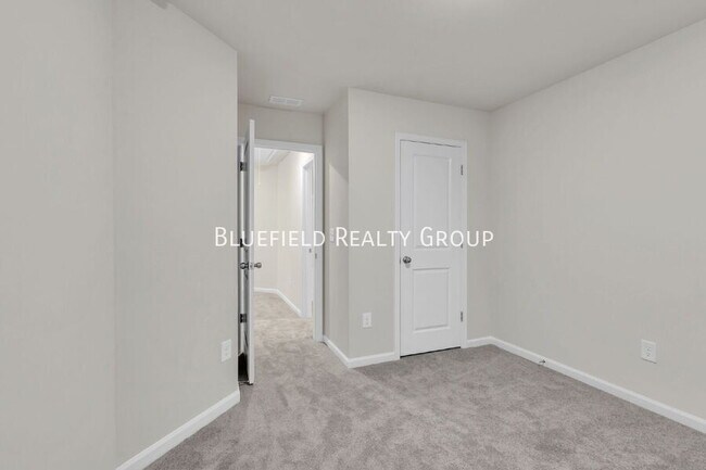 Building Photo - 808 Harper St