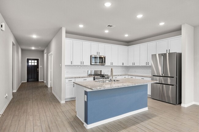 Building Photo - 8315 Divot Trce