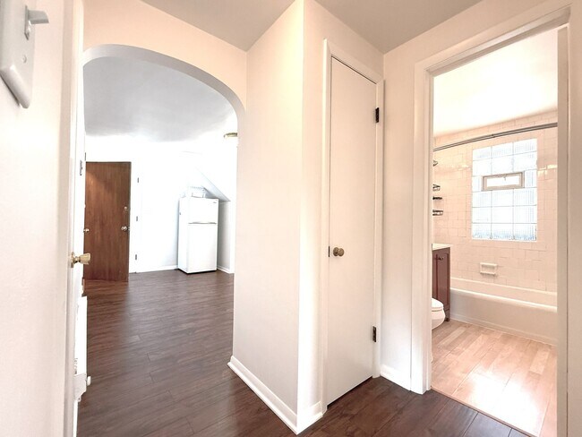 Building Photo - 1509 S 52nd St
