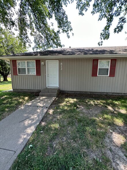 Building Photo - 812 Wix Ln