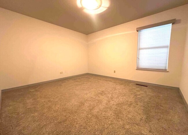 Building Photo - Beautiful 3-Bedroom Home with Open Floor Plan & Private Backyard