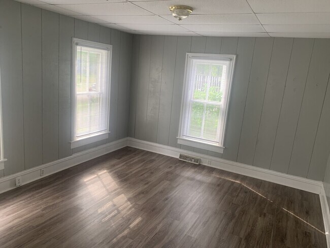 Building Photo - 208 Woodruff St