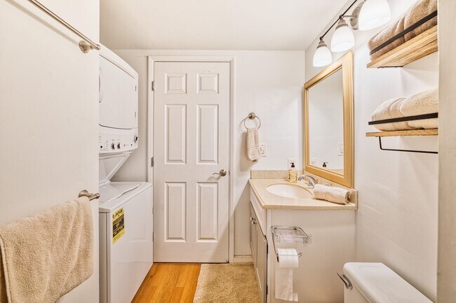 Building Photo - 92-1037-1037 Lalahi St
